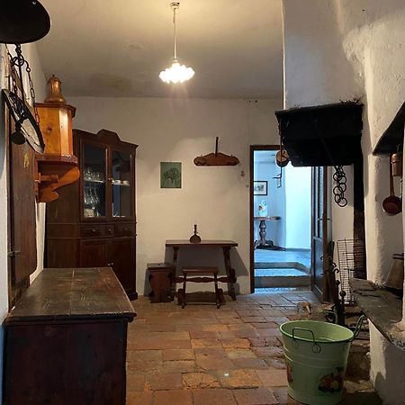 Villa Casa Nel Centro Storico Di Borno Esterno foto