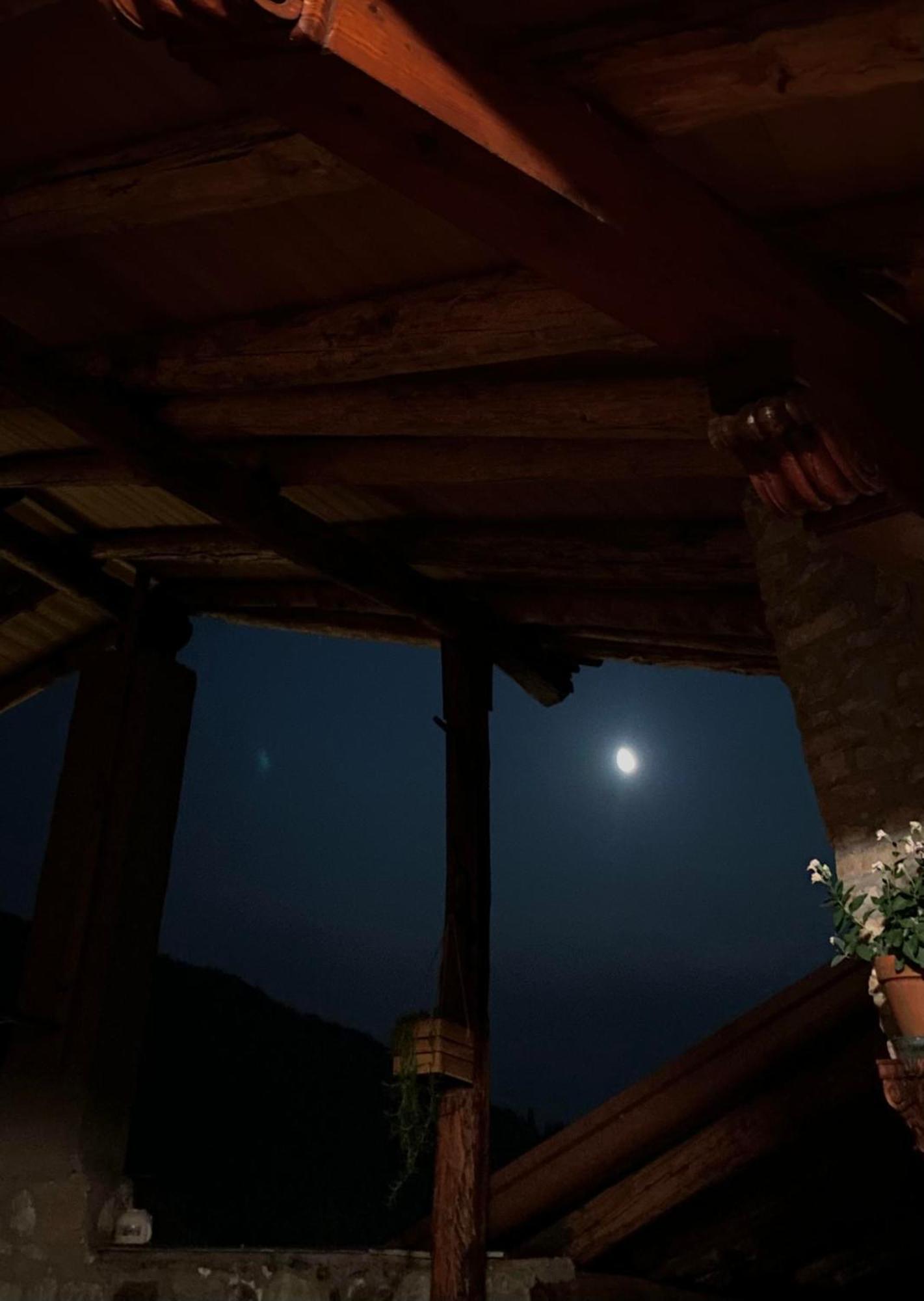 Villa Casa Nel Centro Storico Di Borno Esterno foto