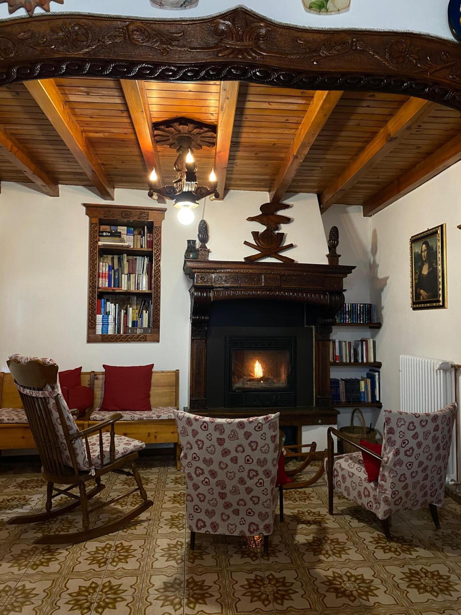 Villa Casa Nel Centro Storico Di Borno Esterno foto