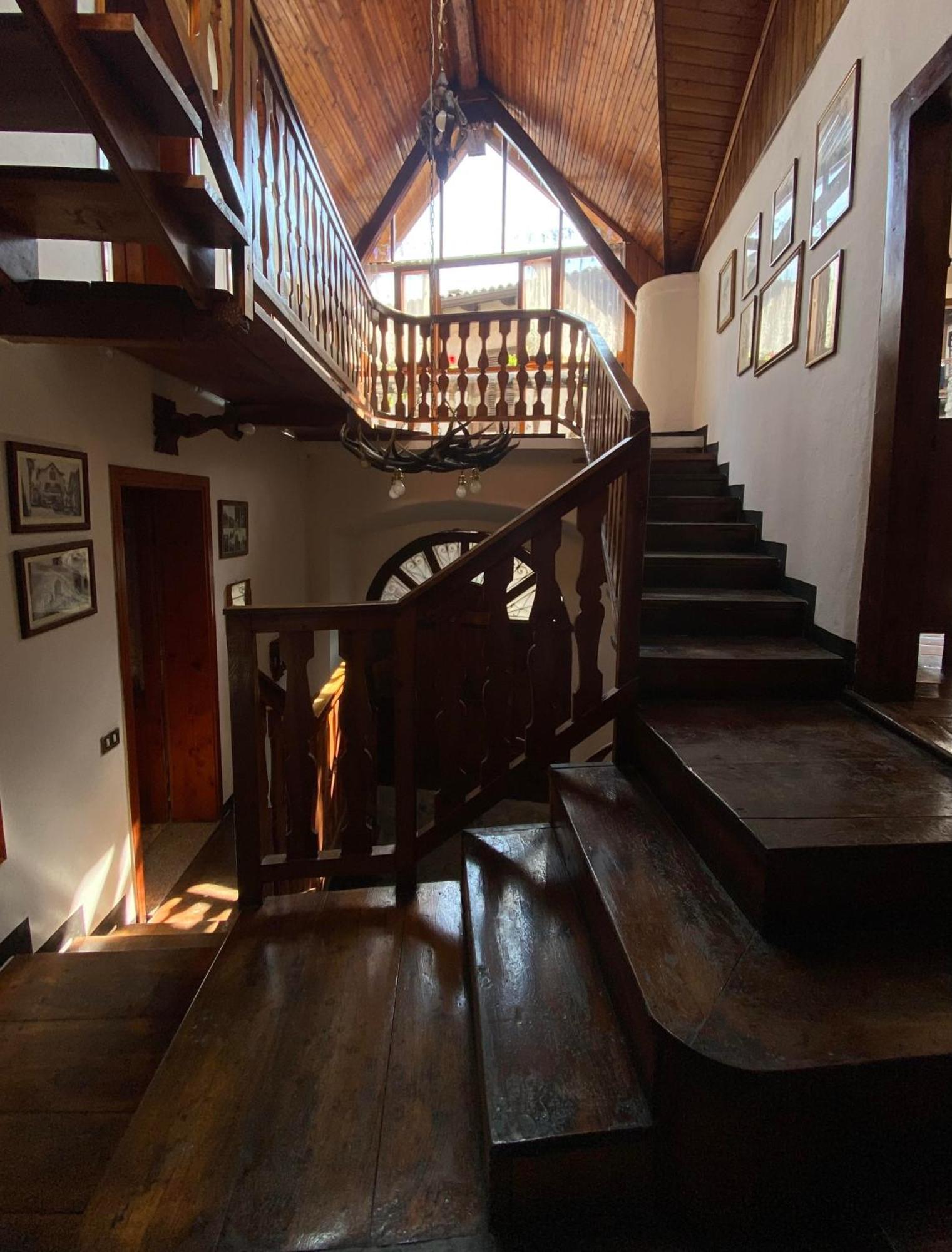 Villa Casa Nel Centro Storico Di Borno Esterno foto