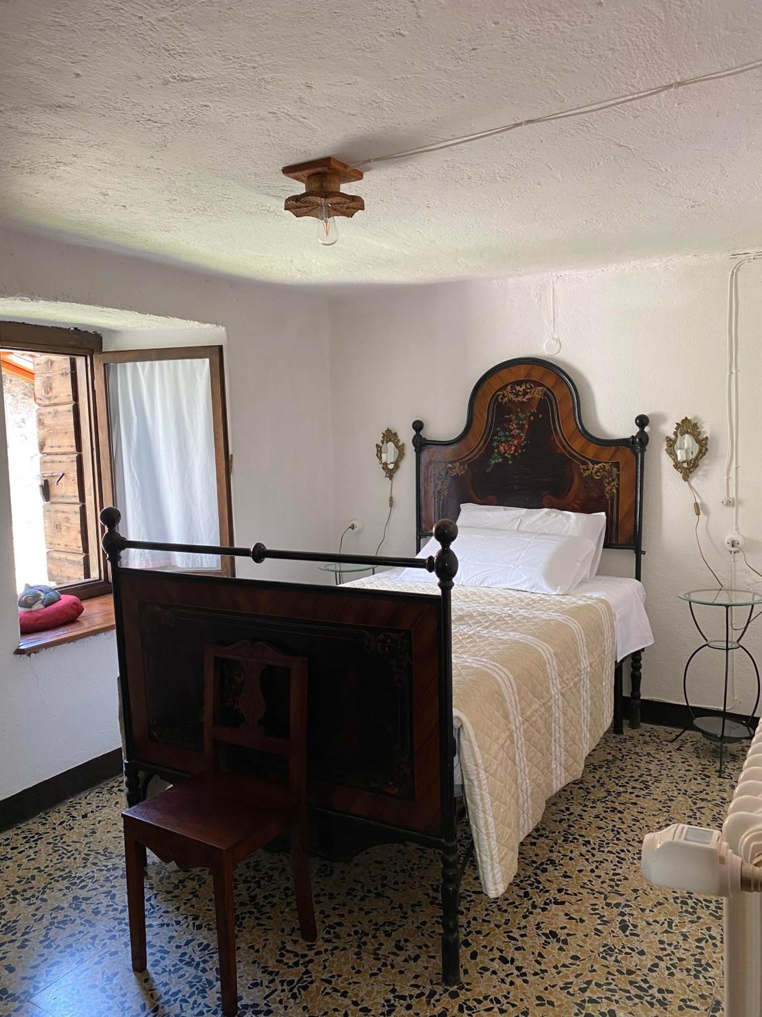 Villa Casa Nel Centro Storico Di Borno Esterno foto