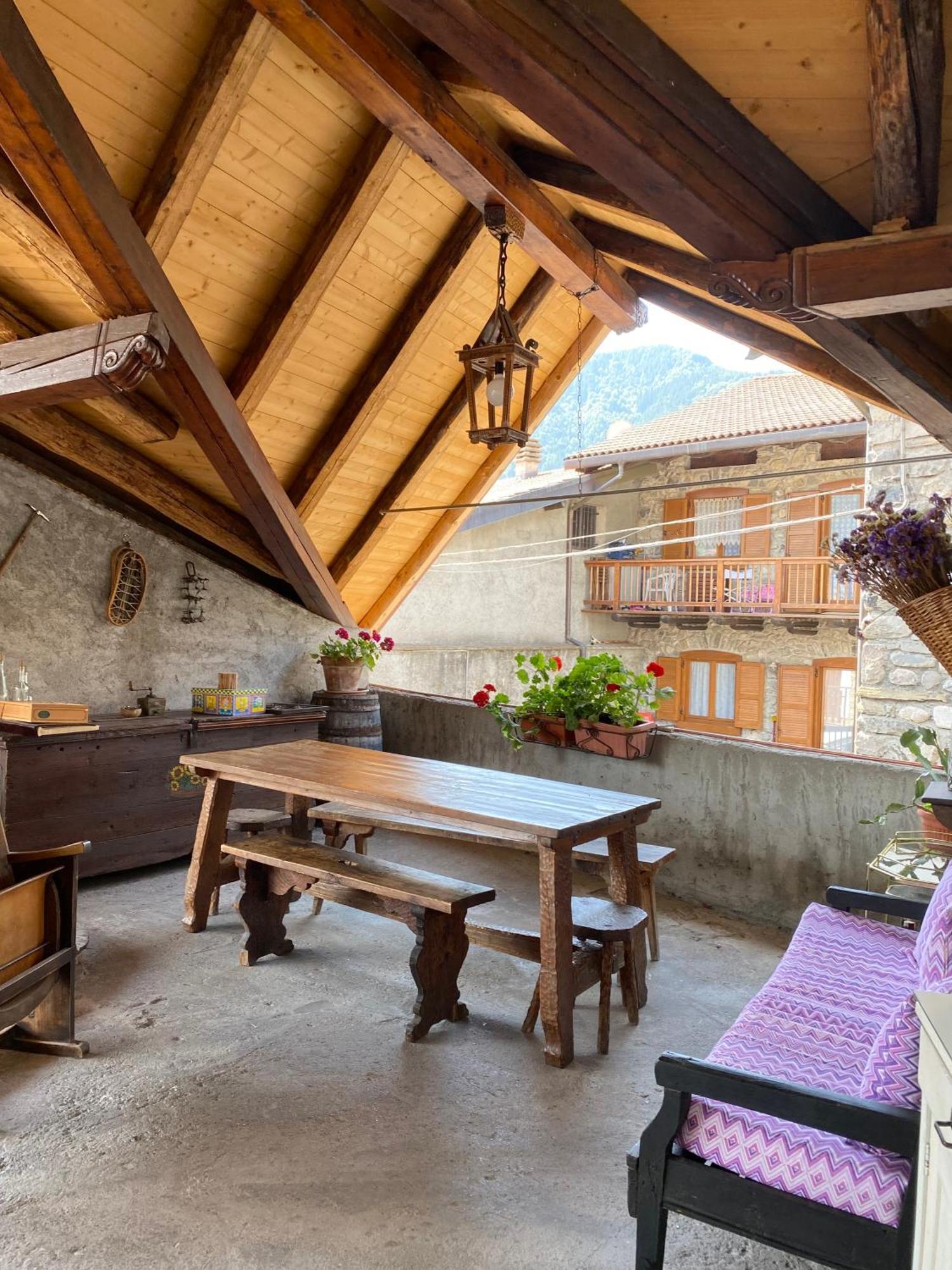 Villa Casa Nel Centro Storico Di Borno Esterno foto